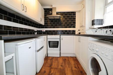 3 bedroom Terraced House to let in Hopkinstown Road, Hopkinstown, Pontypridd, CF37
