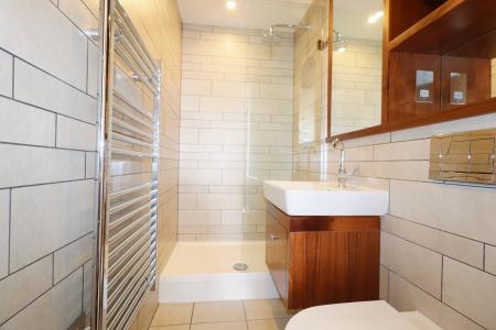 2 bedroom Flat to let in The Hayes, Cardiff, CF10