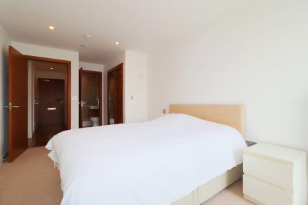 2 bedroom Flat to let in The Hayes, Cardiff, CF10