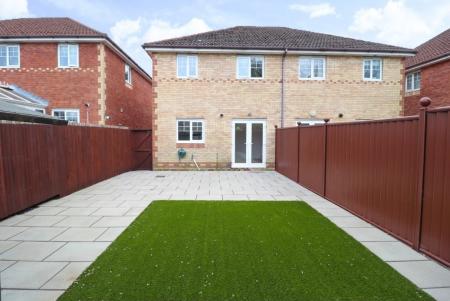 3 bedroom Semi-detached house to let in Clos Ty Melyn, Rhydyfelin, Pontypridd, CF37