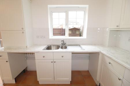 3 bedroom Semi-detached house to let in Clos Ty Melyn, Rhydyfelin, Pontypridd, CF37