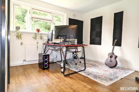 3 bedroom Flat for sale in Hollybush Estate, Whitchurch, Cardiff, CF14