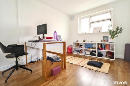3 bedroom Flat for sale in Hollybush Estate, Whitchurch, Cardiff, CF14