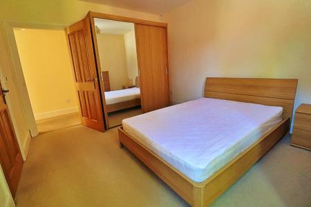 3 bedroom Flat to let in Lake Road East, Roath Park, Cardiff, CF23