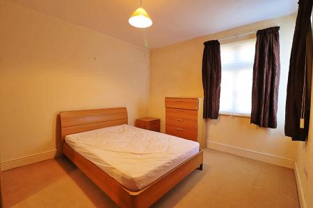 3 bedroom Flat to let in Lake Road East, Roath Park, Cardiff, CF23