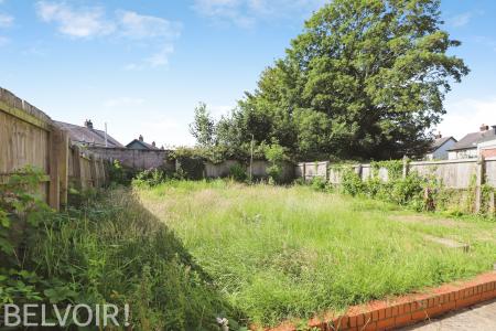 4 bedroom Semi-detached house to let in Archer Road, Cardiff, CF5