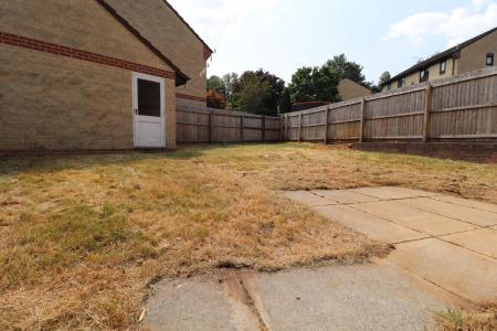 3 bedroom Detached house to let in Rose Walk, Rogerstone, NP10