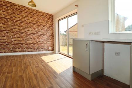 3 bedroom Detached house to let in Rose Walk, Rogerstone, NP10