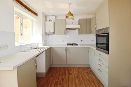 3 bedroom Detached house to let in Rose Walk, Rogerstone, NP10
