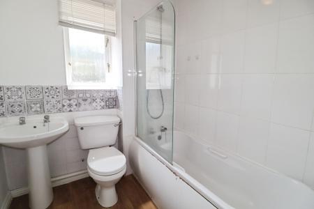 3 bedroom Detached house to let in Rose Walk, Rogerstone, NP10
