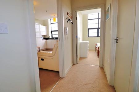 1 bedroom Flat to let in Pontypridd House, Tyfica Road, Graigwen, Pontypridd, CF37