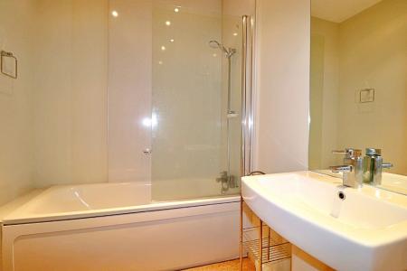 1 bedroom Flat to let in Pontypridd House, Tyfica Road, Graigwen, Pontypridd, CF37