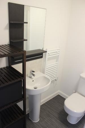 1 bedroom Flat to let in Heol Gruffydd, Rhydyfelin, Pontypridd, CF37