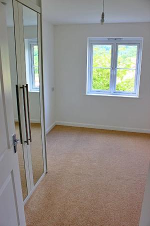 1 bedroom Flat to let in Heol Gruffydd, Rhydyfelin, Pontypridd, CF37