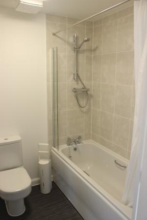 1 bedroom Flat to let in Heol Gruffydd, Rhydyfelin, Pontypridd, CF37