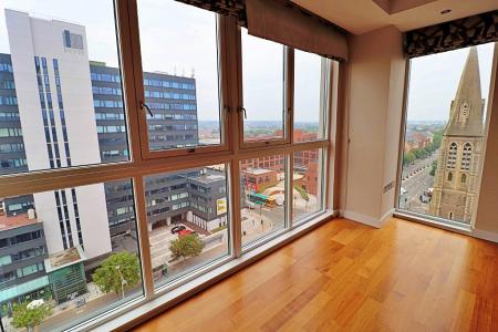 2 bedroom Flat to let in Newport Road, Roath, Cardiff, CF24