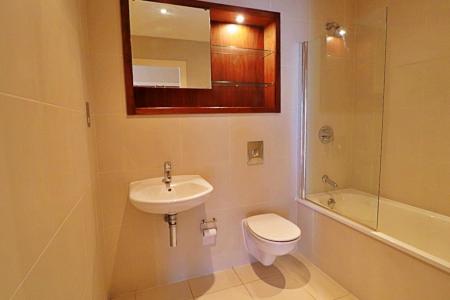2 bedroom Flat to let in Newport Road, Roath, Cardiff, CF24