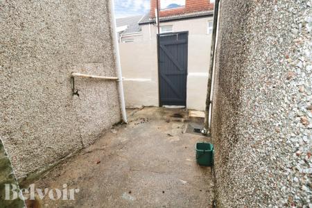 3 bedroom Terraced House to let in Llwynmadoc Street, Graigwen, Pontypridd, CF37