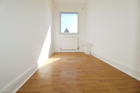 3 bedroom Flat to let in Wentloog Road, Rumney, Cardiff, CF3