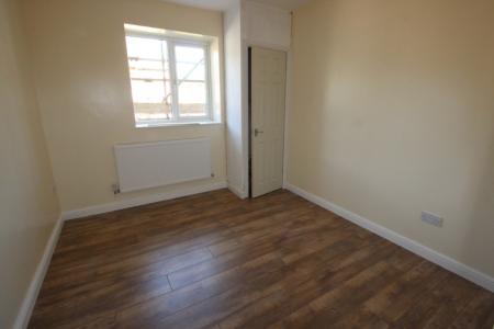 2 bedroom Flat to let in Jenkins Street, Hopkinstown, Pontypridd, CF37