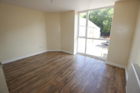2 bedroom Flat to let in Jenkins Street, Hopkinstown, Pontypridd, CF37