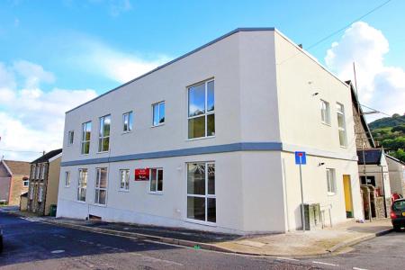 2 bedroom Flat to let in Jenkins Street, Hopkinstown, Pontypridd, CF37