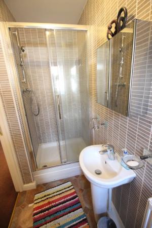 4 bedroom Semi-detached house to let in Wyncliffe Gardens, Pentwyn, Cardiff, CF23