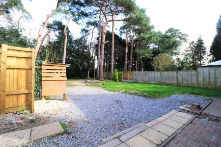 3 bedroom Semi-detached house to let in Pencarn Avenue, Coedkernew, Newport, NP10