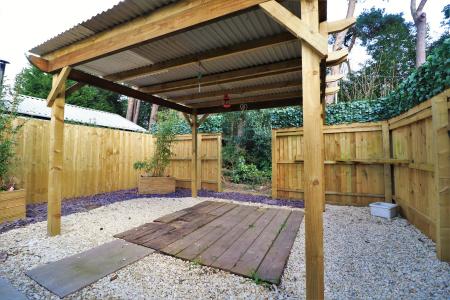 3 bedroom Semi-detached house to let in Pencarn Avenue, Coedkernew, Newport, NP10