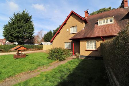 3 bedroom Semi-detached house to let in Pencarn Avenue, Coedkernew, Newport, NP10