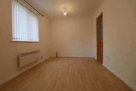 1 bedroom Flat to let in Llwyn Deri Close, Bassaleg, Newport, NP10