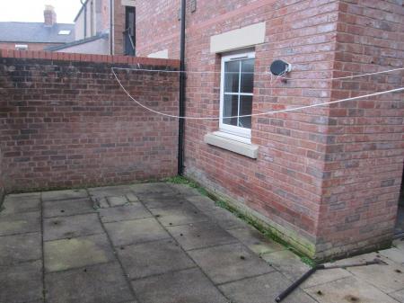 4 bedroom Town house to let in Mcilmoyle Way, Denton Holme, Carlisle, CA2