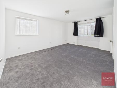 2 bedroom Flat for sale in Lupin Drive, Springfield, Chelmsford, Essex, CM1