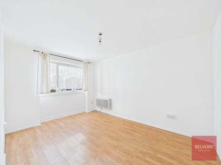 2 bedroom Flat for sale in Lupin Drive, Springfield, Chelmsford, Essex, CM1