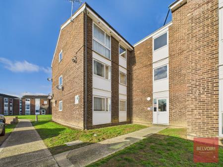 2 bedroom Flat for sale in Lupin Drive, Springfield, Chelmsford, Essex, CM1