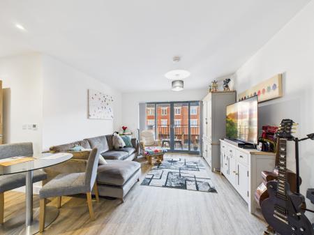 2 bedroom Flat for sale in Railway Street, City Centre, Chelmsford, Essex, CM1