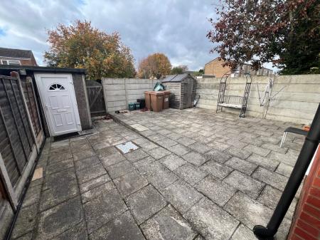 1 bedroom Terraced House to let in Galleywood Road, Great Baddow, Chelmsford, Essex, CM2