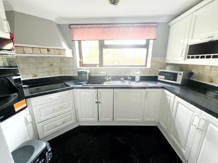 1 bedroom Terraced House to let in Galleywood Road, Great Baddow, Chelmsford, Essex, CM2