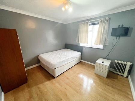 1 bedroom Terraced House to let in Galleywood Road, Great Baddow, Chelmsford, Essex, CM2