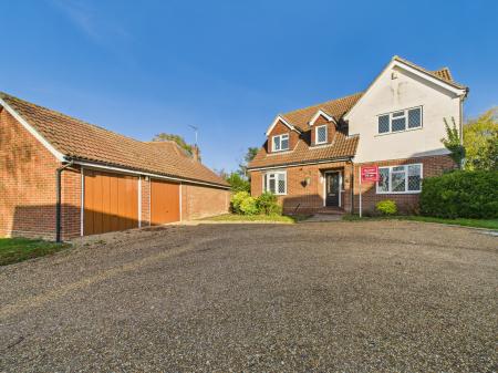 4 bedroom Detached house to let in Heathgate, Wickham Bishops, Maldon, Essex, CM8
