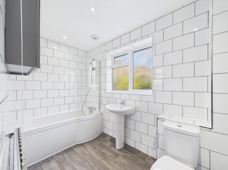 4 bedroom Detached house to let in Heathgate, Wickham Bishops, Maldon, Essex, CM8