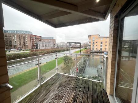 2 bedroom Flat to let in Hill Road South, Chelmsford, Essex, CM2