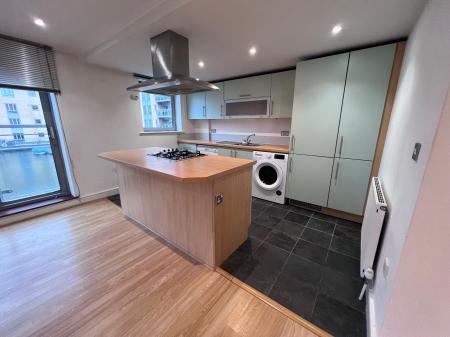 2 bedroom Flat to let in Hill Road South, Chelmsford, Essex, CM2