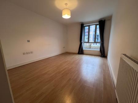 2 bedroom Flat to let in Hill Road South, Chelmsford, Essex, CM2