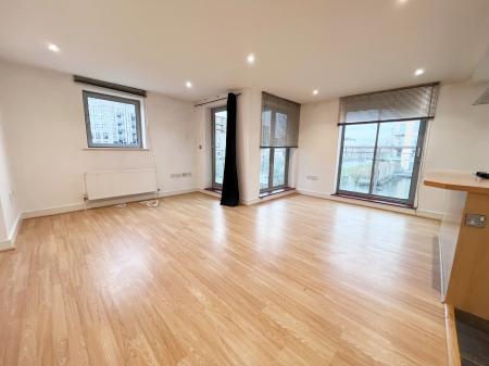 2 bedroom Flat to let in Hill Road South, Chelmsford, Essex, CM2