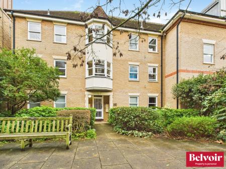 1 bedroom Flat for sale in Cathedral Walk, City Centre, Chelmsford, Essex, CM1
