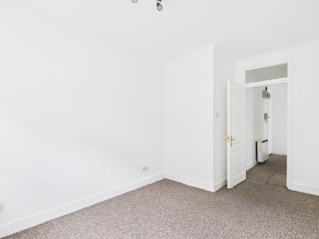1 bedroom Flat for sale in Cathedral Walk, City Centre, Chelmsford, Essex, CM1