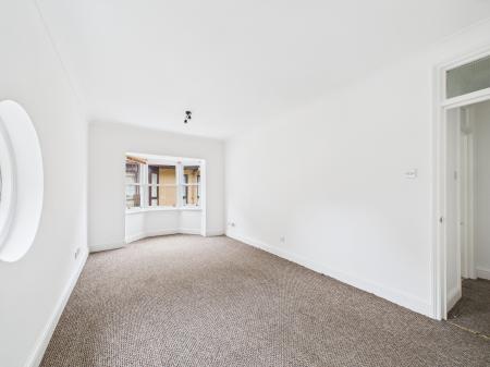 1 bedroom Flat for sale in Cathedral Walk, City Centre, Chelmsford, Essex, CM1