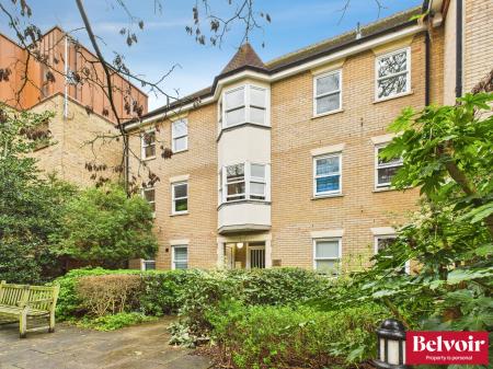 1 bedroom Flat for sale in Cathedral Walk, City Centre, Chelmsford, Essex, CM1