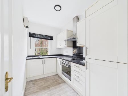 1 bedroom Flat for sale in Cathedral Walk, City Centre, Chelmsford, Essex, CM1